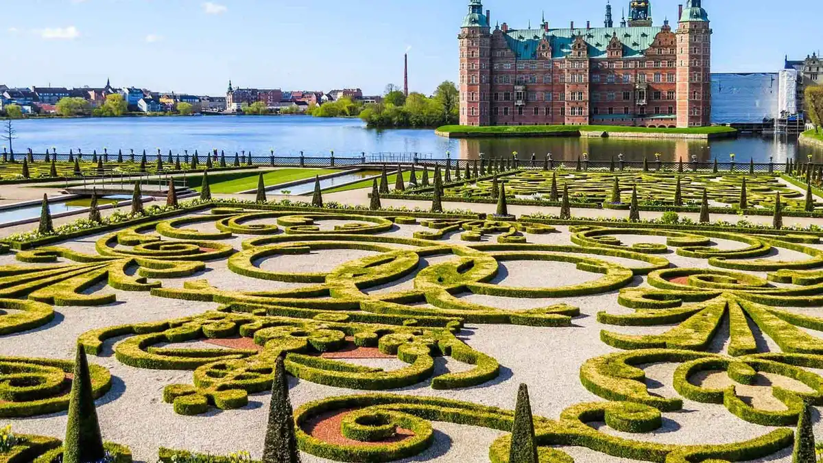The baroque garden of Frederiksborg Castle on a private North Zealand castles tour with Hamlet Castle