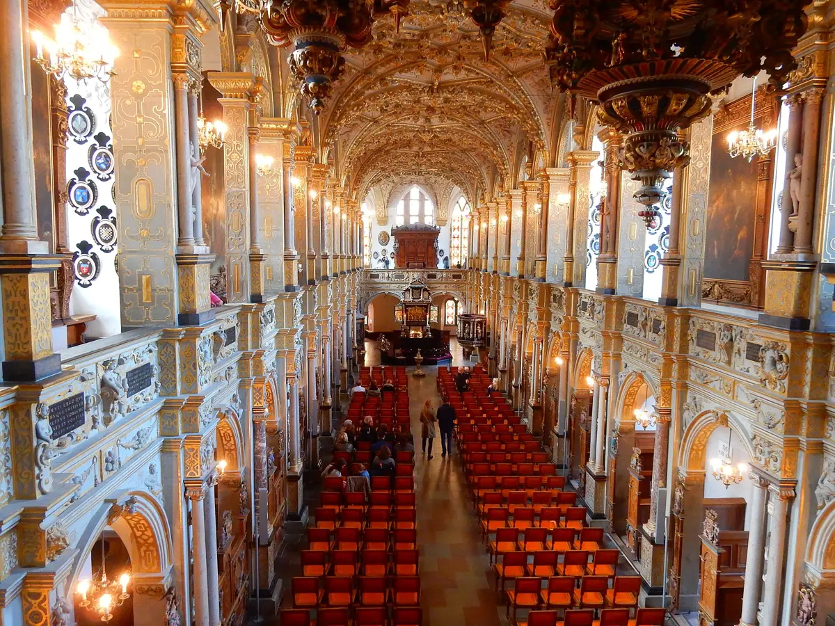The chapel of Frederiksborg Castle, set against Kronborg in the Kronborg or Frederiksborg question